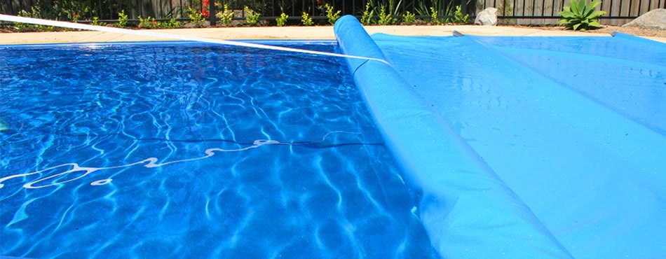 5 REASONS YOUR POOL NEEDS A COVER